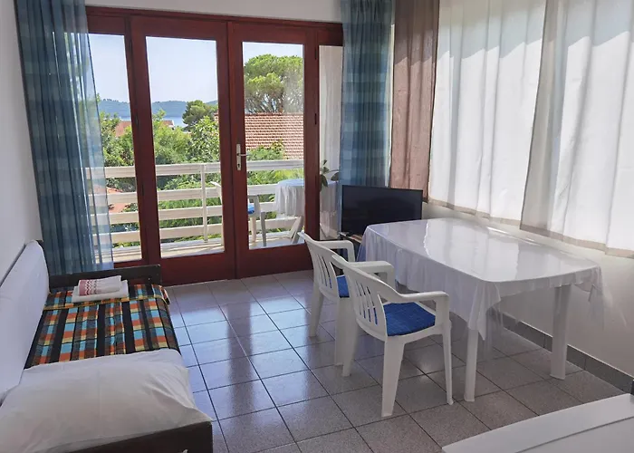 Apartments Most アパート *