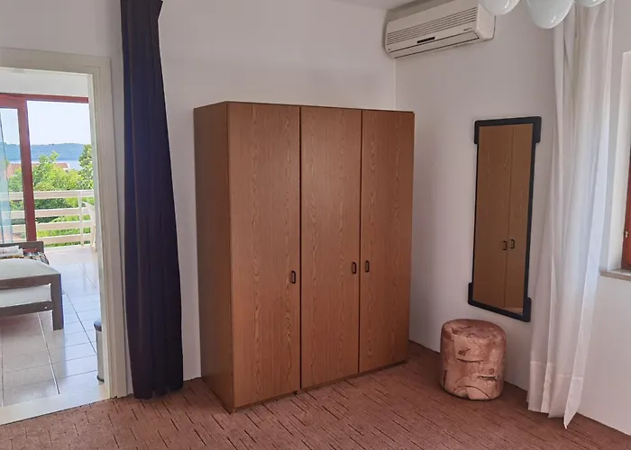 アパート Apartments Most オレビック